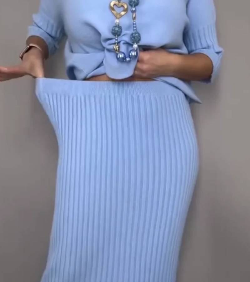 Debora | Strikket sæt med ribbet midinederdel