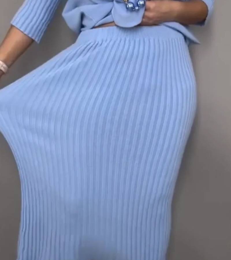 Debora | Strikket sæt med ribbet midinederdel