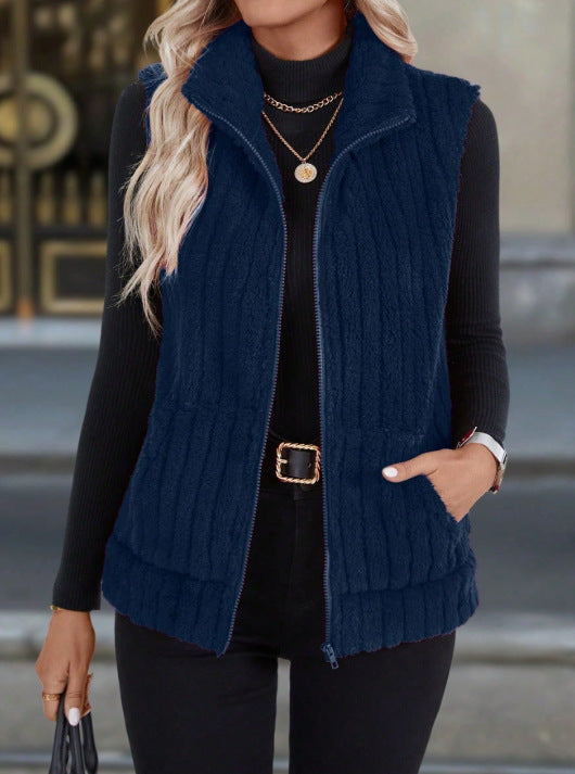 GRACE™ – Ribbet fleecevest med lynlåslomme